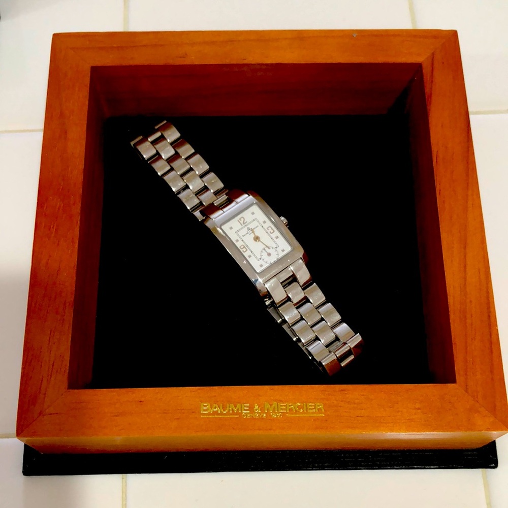Baume & Mercier Women’s Hampton 2 Year 2000 Silver Watch